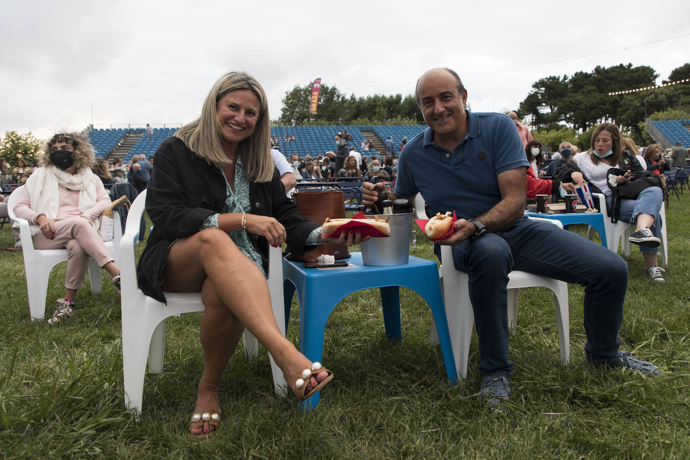 Ambiente tranquilo durante los minutos previos al concierto 