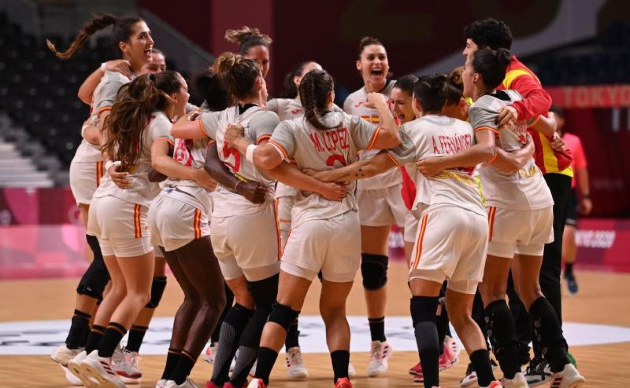 Las jugadoras españolas celebran la victoria ante Francia. 