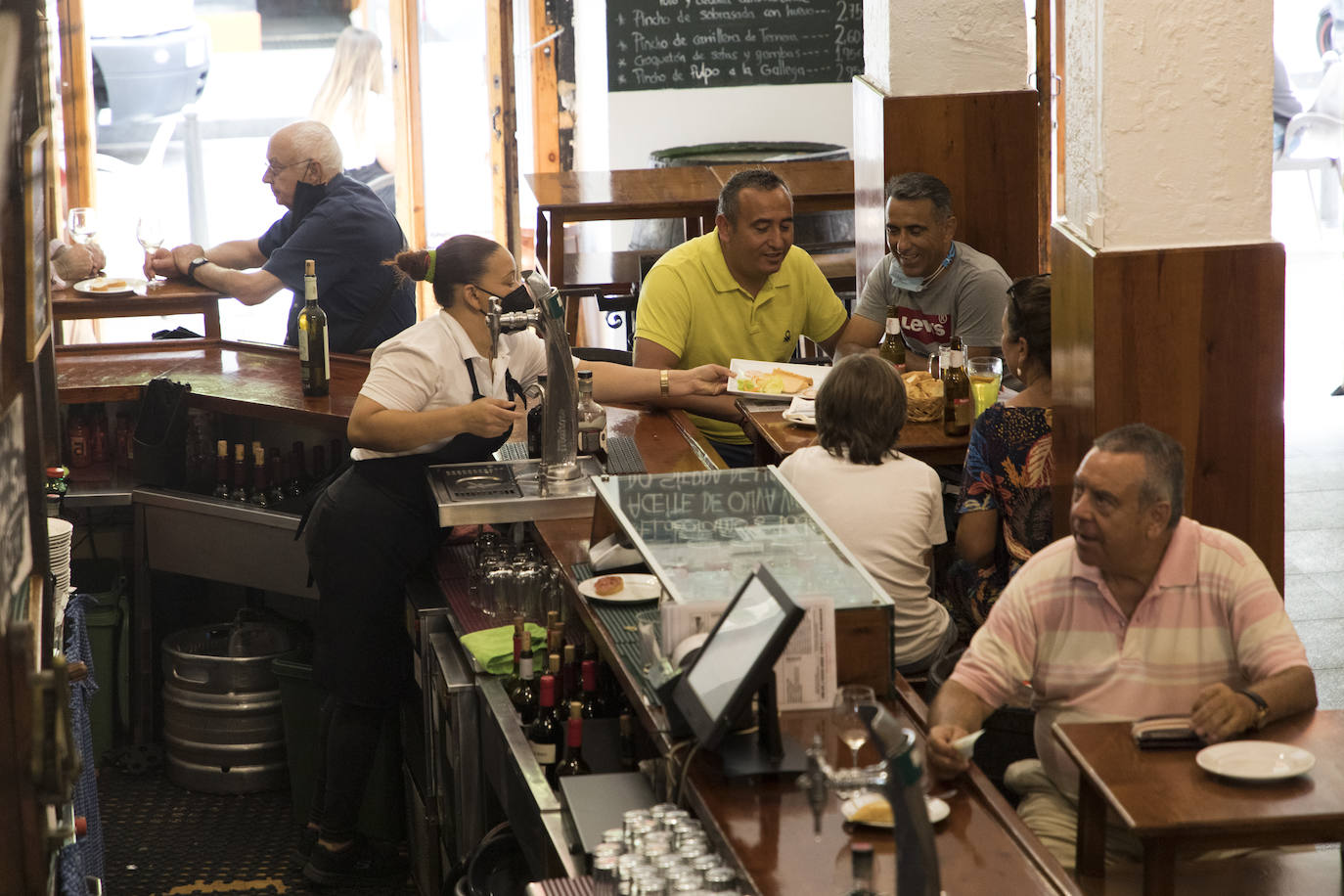 Fotos: Los jueces paralizan el cierre interior de la hostelería y el pasaporte covid queda en el aire