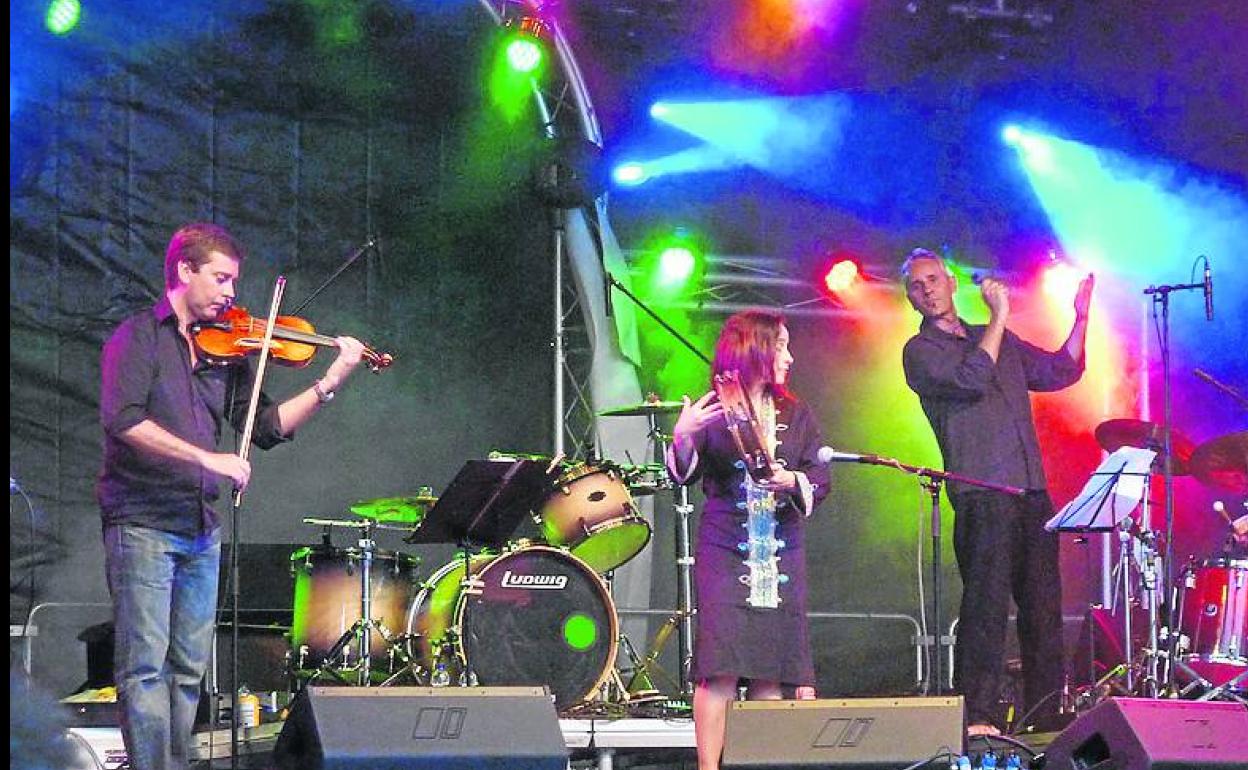 Imagen de una actuación de Sistemia.