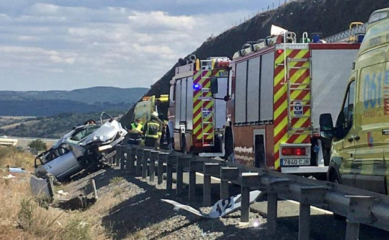 Dos heridos graves y un menor con pronóstico reservado en un accidente de tráfico en Valdeolea