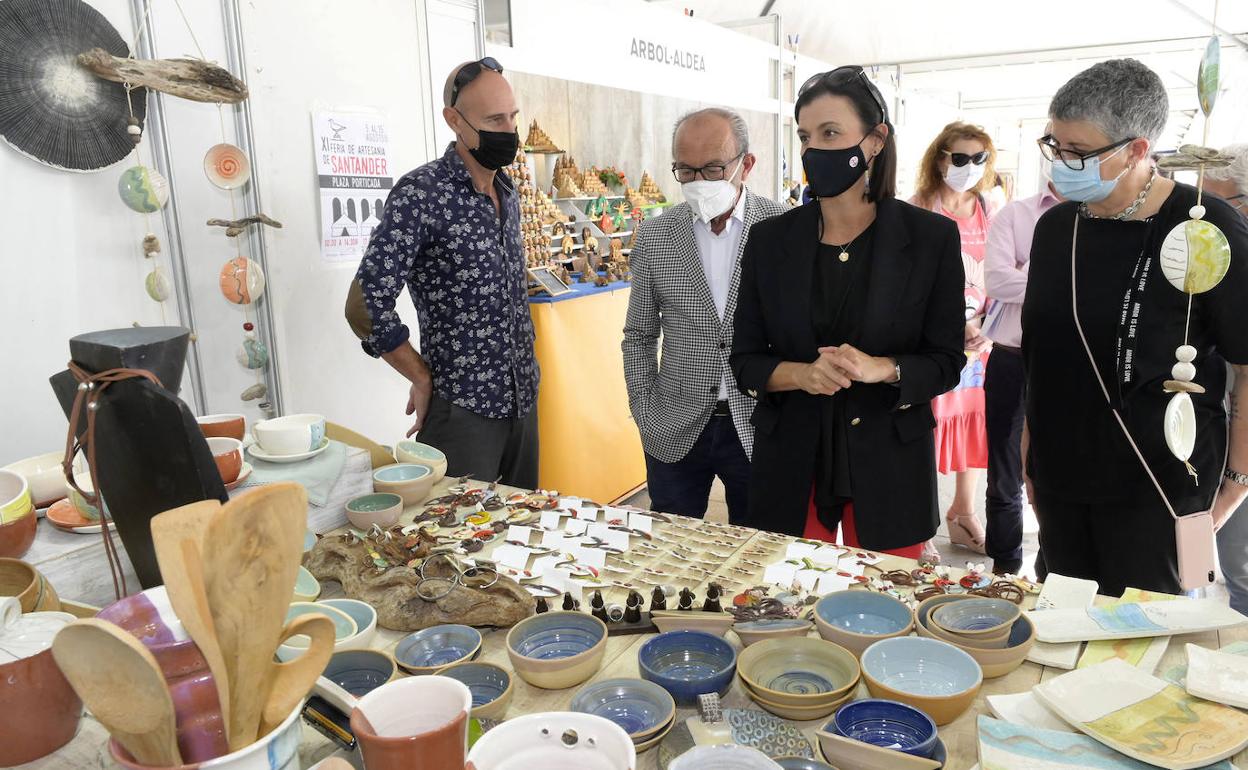 La Plaza Porticada acoge hasta el 15 de agosto la Feria de Artesanía con 36 puestos