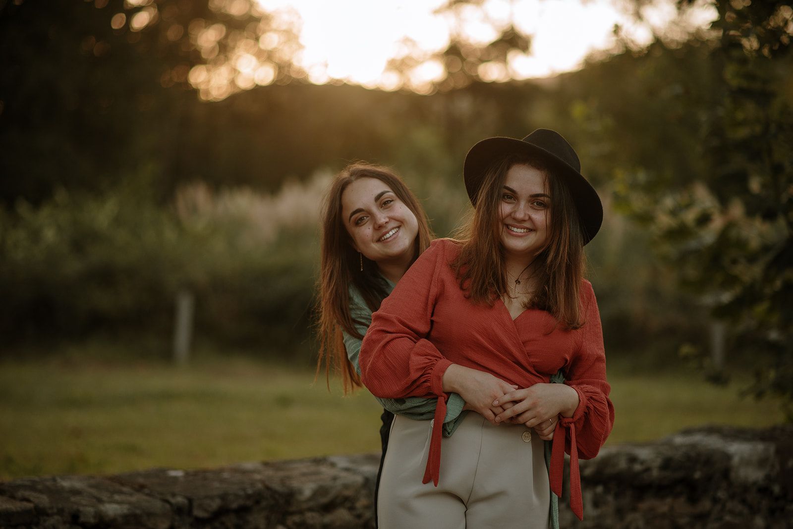 Kamila y Soraya Bouras Matous han apostado por prendas éticas y sin presencia de tejidos animales, con su madre como gran aliada en la confección.