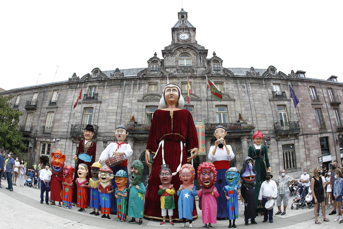 Fotos: Arracan las fiestas de la Virgen Grande de Torrelavega