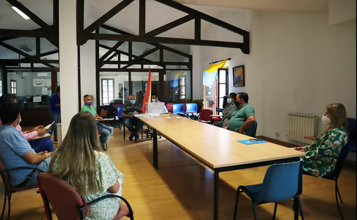 El Pleno de Hazas de Cesto aprueba cambios en la organización municipal