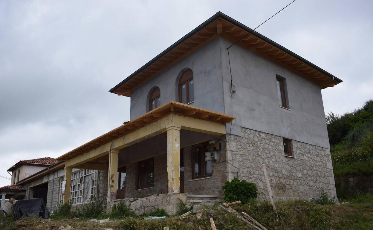 Las obras de rehabilitación de las antiguas escuelas de Oruña entran en su fase final