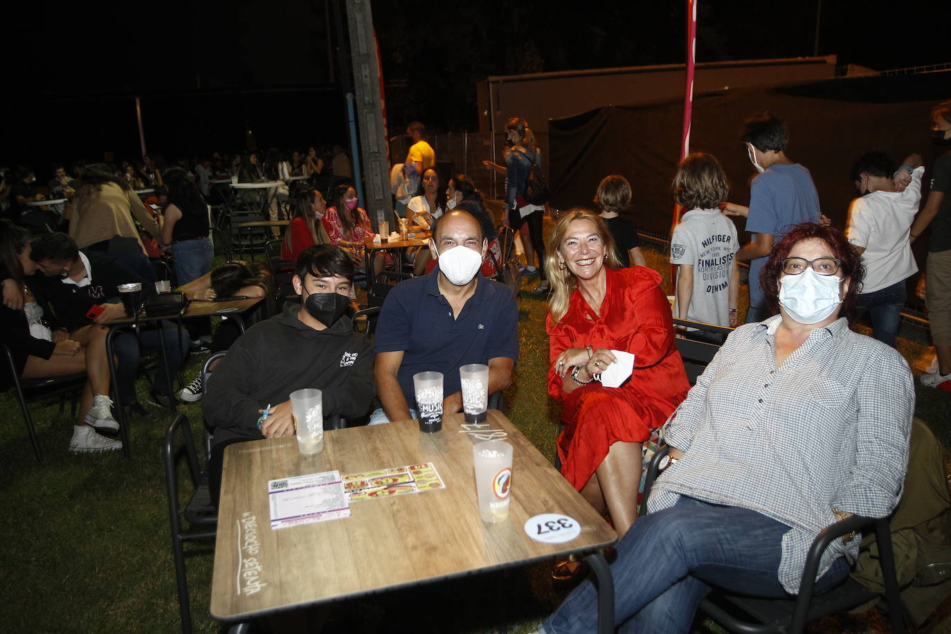 Fotos: Juan Magán pone a bailar a Torrelavega