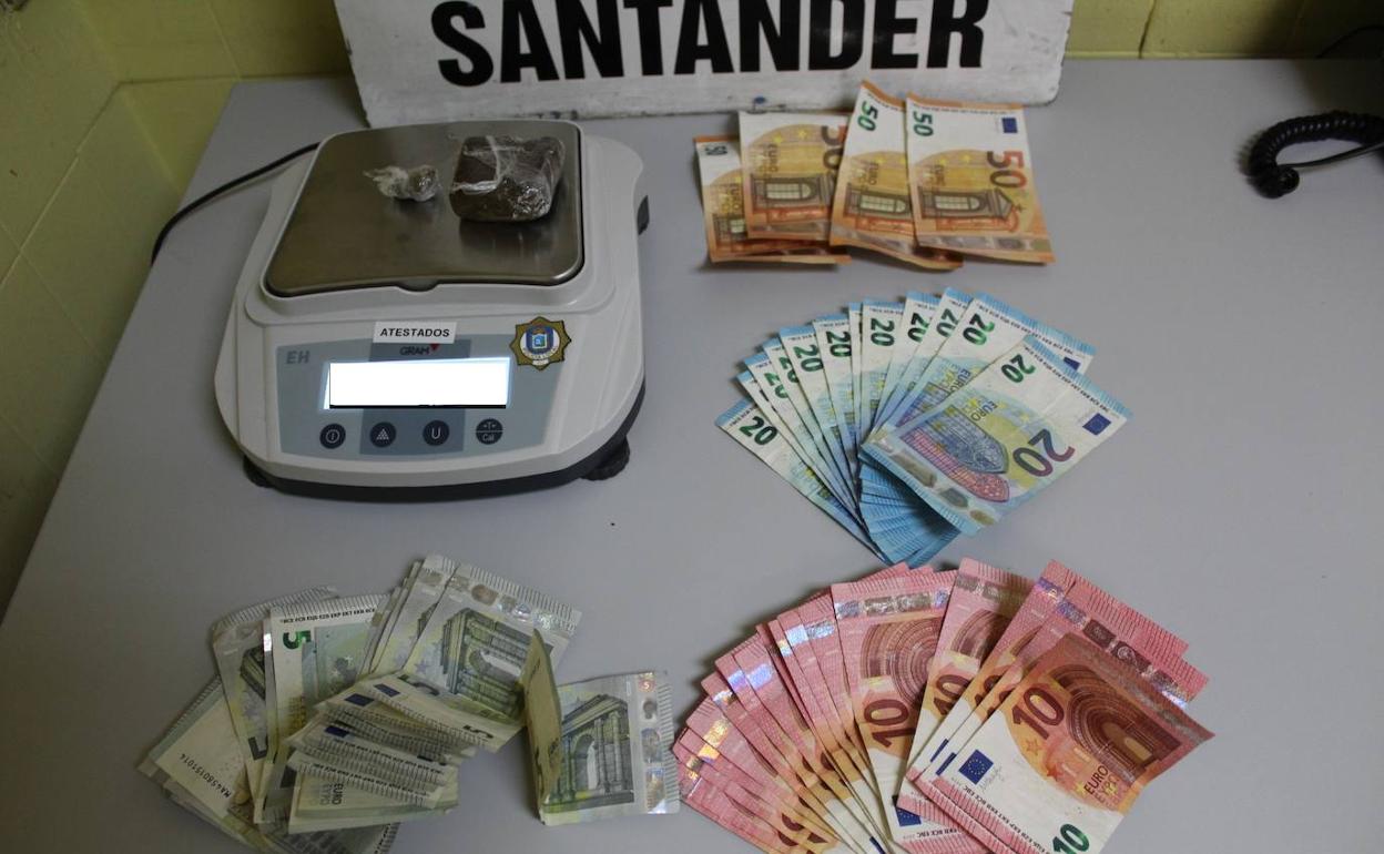 La Policía de Santander detiene a un conductor por llevar 50 gramos de cannabis en el coche