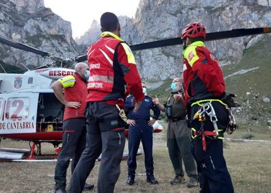 Imagen secundaria 1 - Imágenes del rescate del 112 en Picos, ayer.