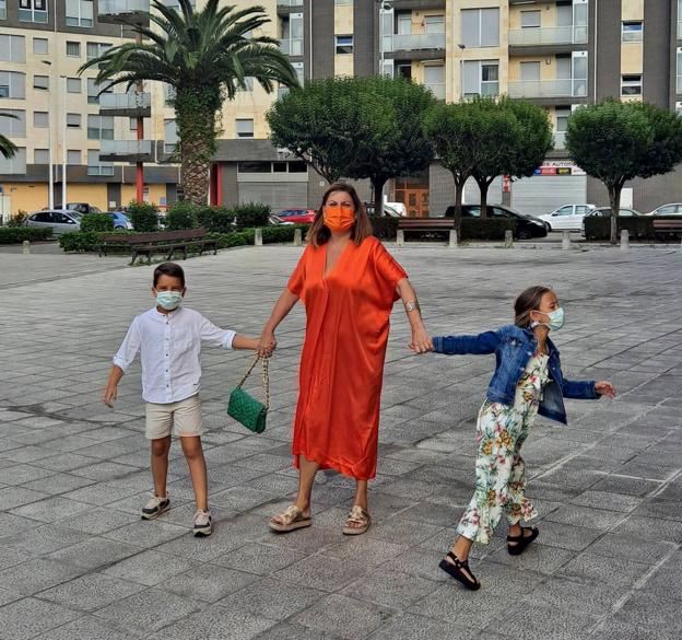 Momento paseo con los nietos.
