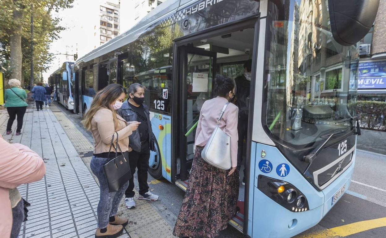 El TUS retoma las tres líneas nocturnas tras decaer el toque de queda