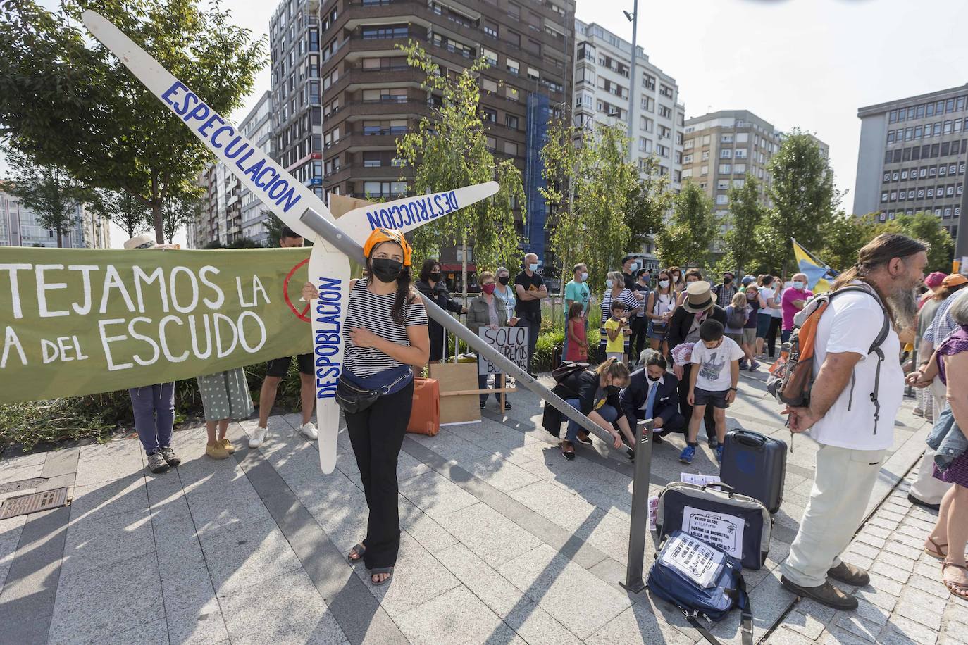 Fotos: Las protestas contra los eólicos llegan a Santander