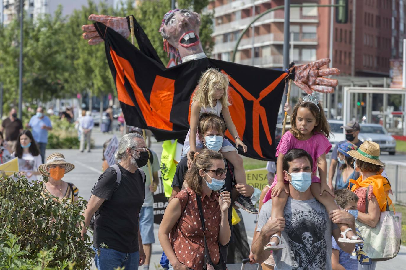 Fotos: Las protestas contra los eólicos llegan a Santander