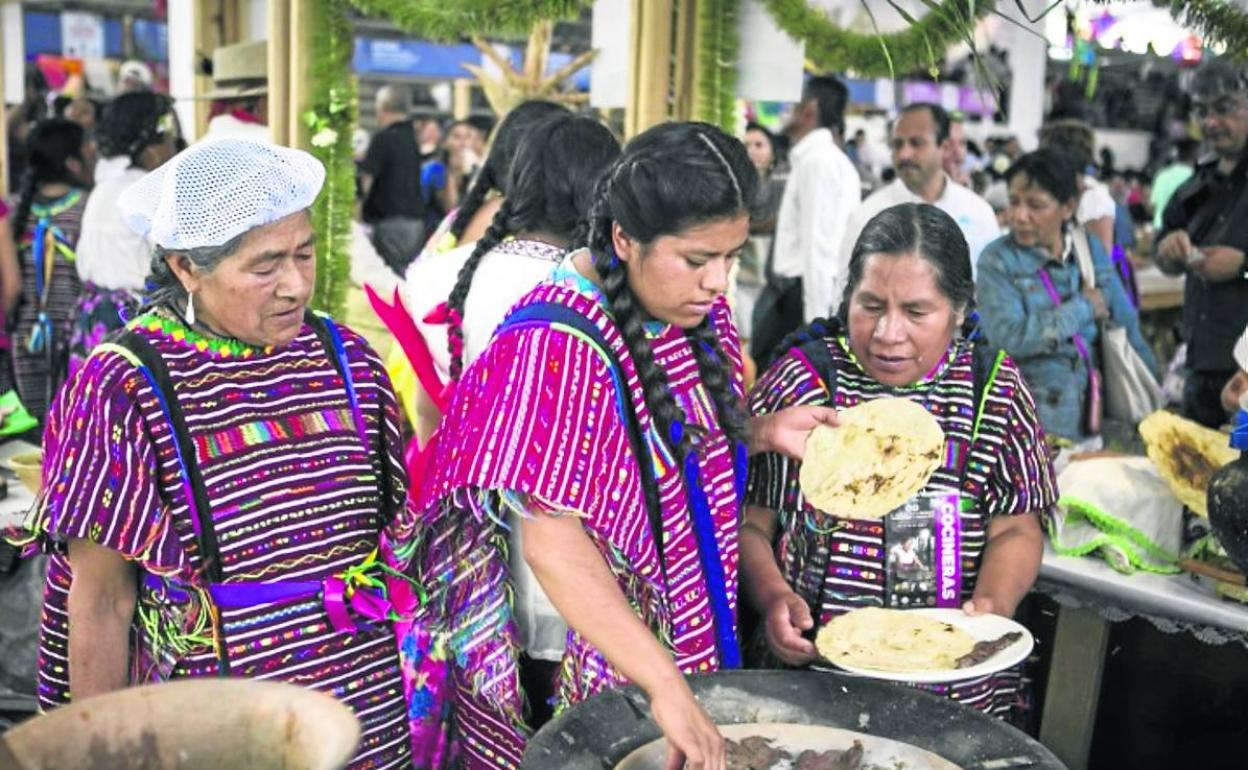 FéminAS: La historia universal se cocina a fuego lento