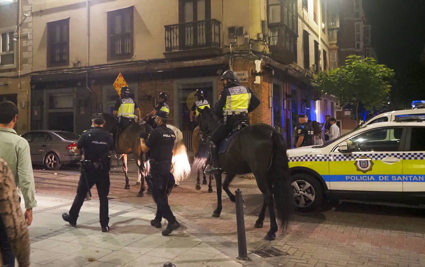 Fotos: Aglomeraciones de madrugada en Santander