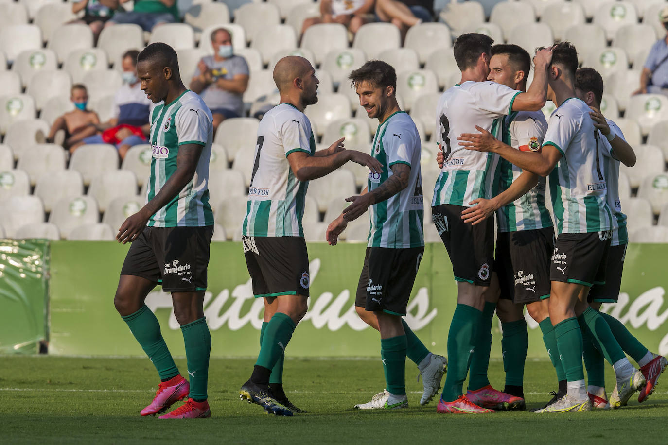 Fotos: Racing empata con el Numancia