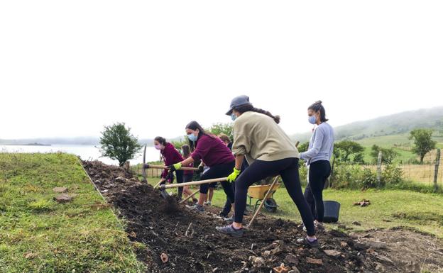 La excavación se ha desarrollado a orillas del pantano de Alsa. 