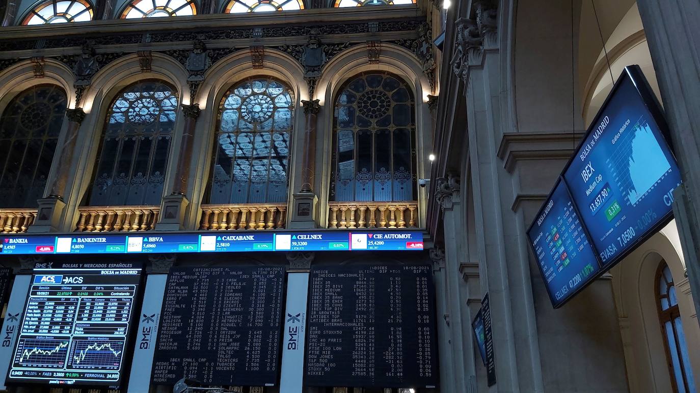 Interior de la Bolsa de Madrid. 