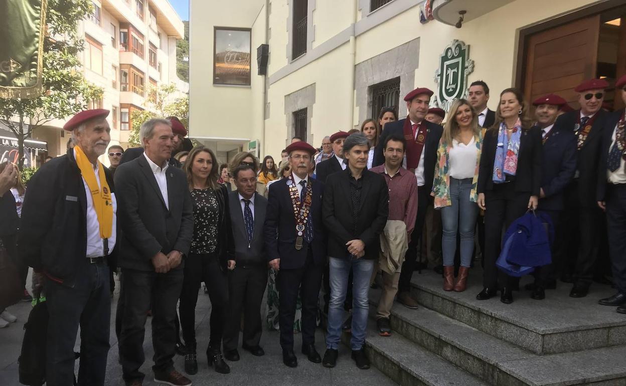 En 2019, la cofradía nombró cofrades de honor a Nando Agüeros, Theresa Zabell y Andoni Goikoetxea.