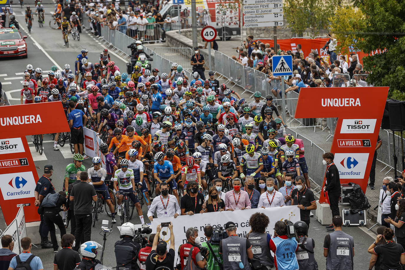 Fotos: Unquera le pone la corbata a la Vuelta