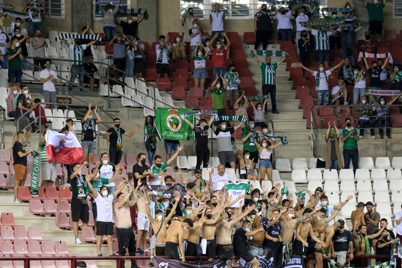 Fotos: El partido UD Logroñés-Racing, en imágenes