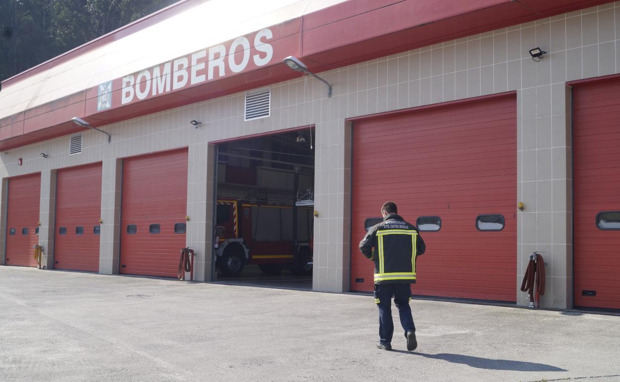 El parque de Bomberos de Castro Urdiales podría ver incrementada su plantilla.