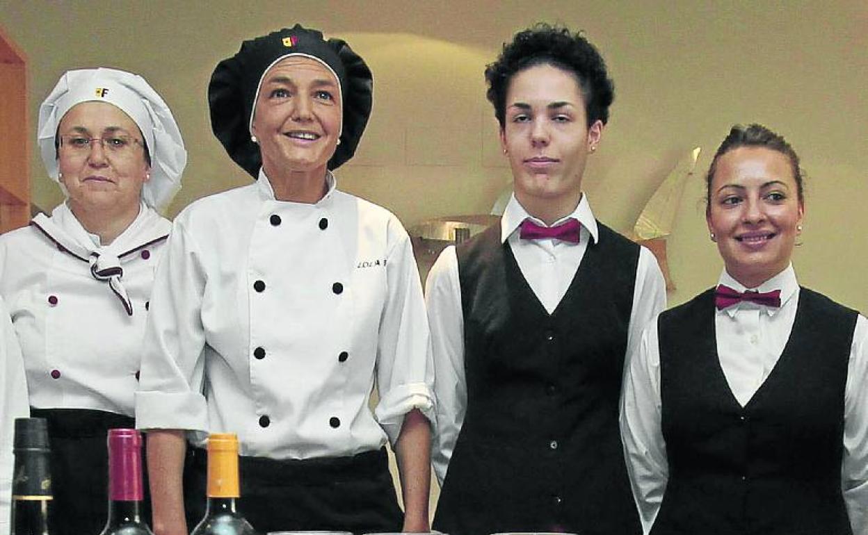 Alumnos de cocina y sala, en una práctica de su formación. 