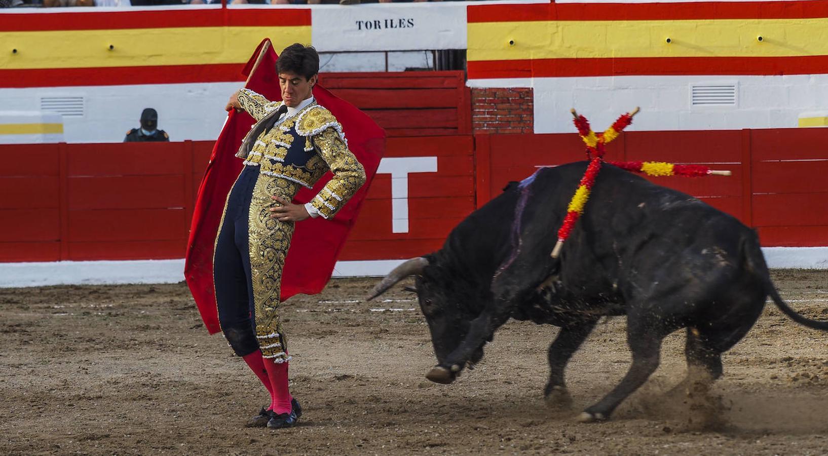 Fotos: Ampuero quiere toros y llena la plaza