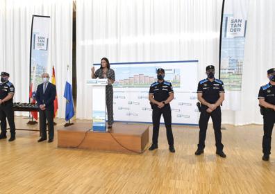 Imagen secundaria 1 - La Policía Local de Santander refuerza su plantilla con la incorporación de 36 nuevos agentes