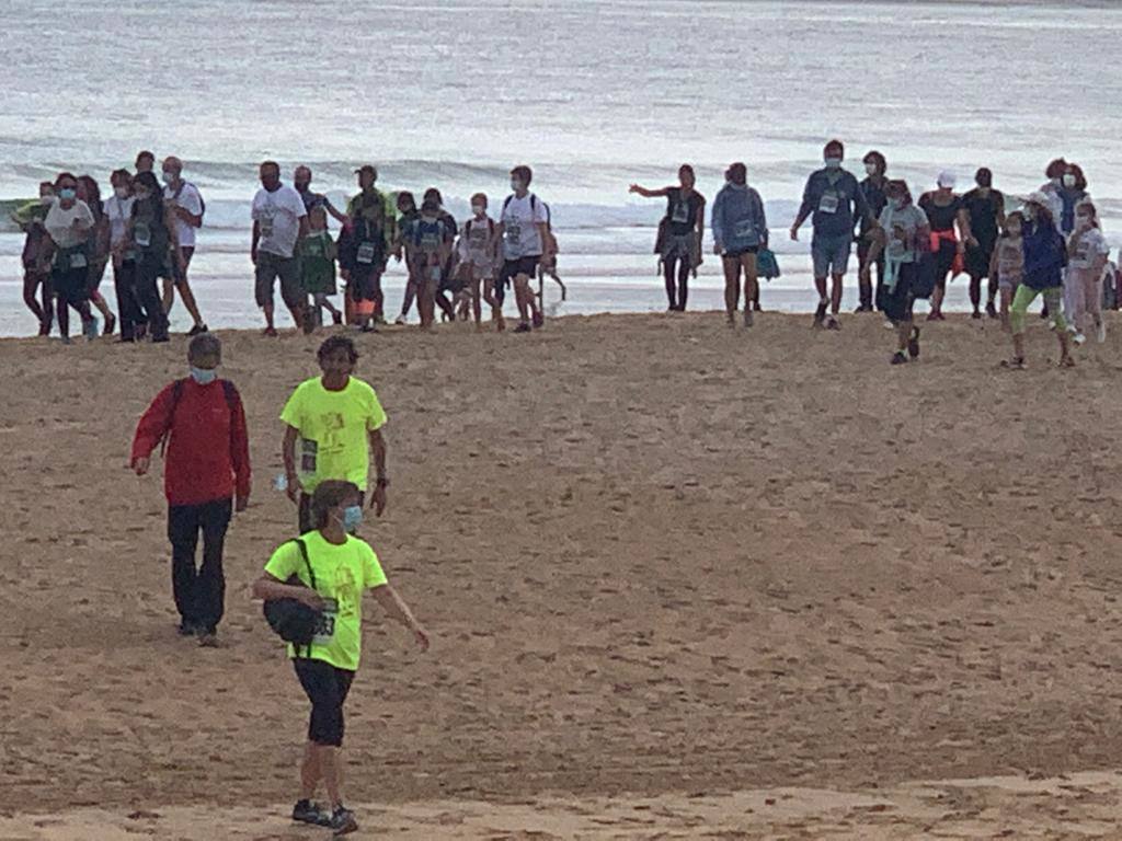 Fotos: Una muchedumbre toma las cinco playas en la marcha contra el cáncer