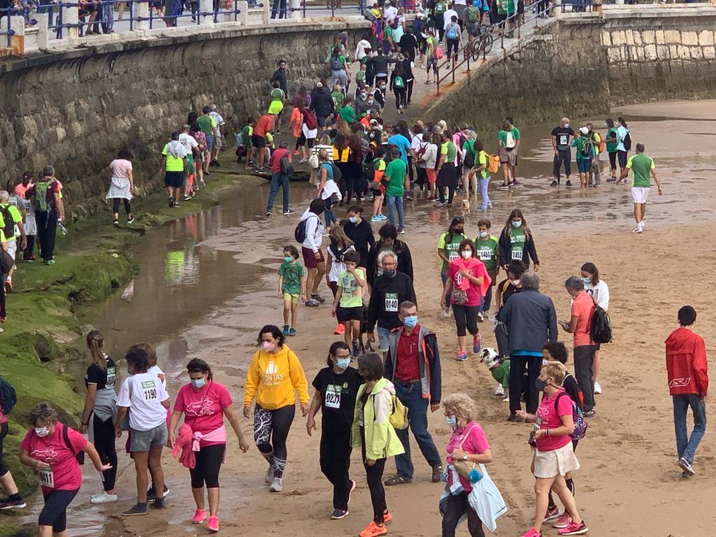 Fotos: Una muchedumbre toma las cinco playas en la marcha contra el cáncer
