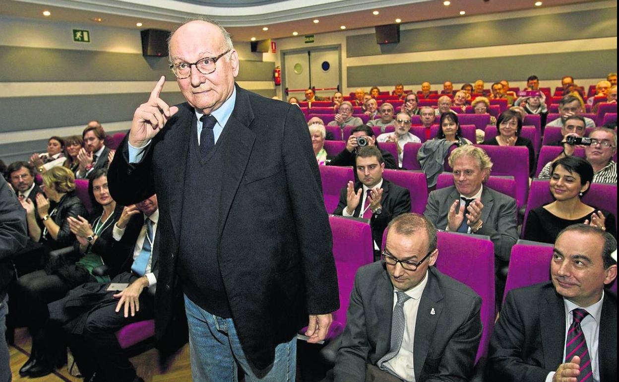 Mario Camus, en la sede de la Filmoteca, en el acto de recepción de la Medalla de Plata de la ciudad. 