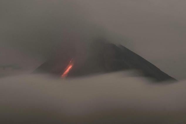 Fotos: Las espectaculares imágenes de la erupción del volcán en La Palma