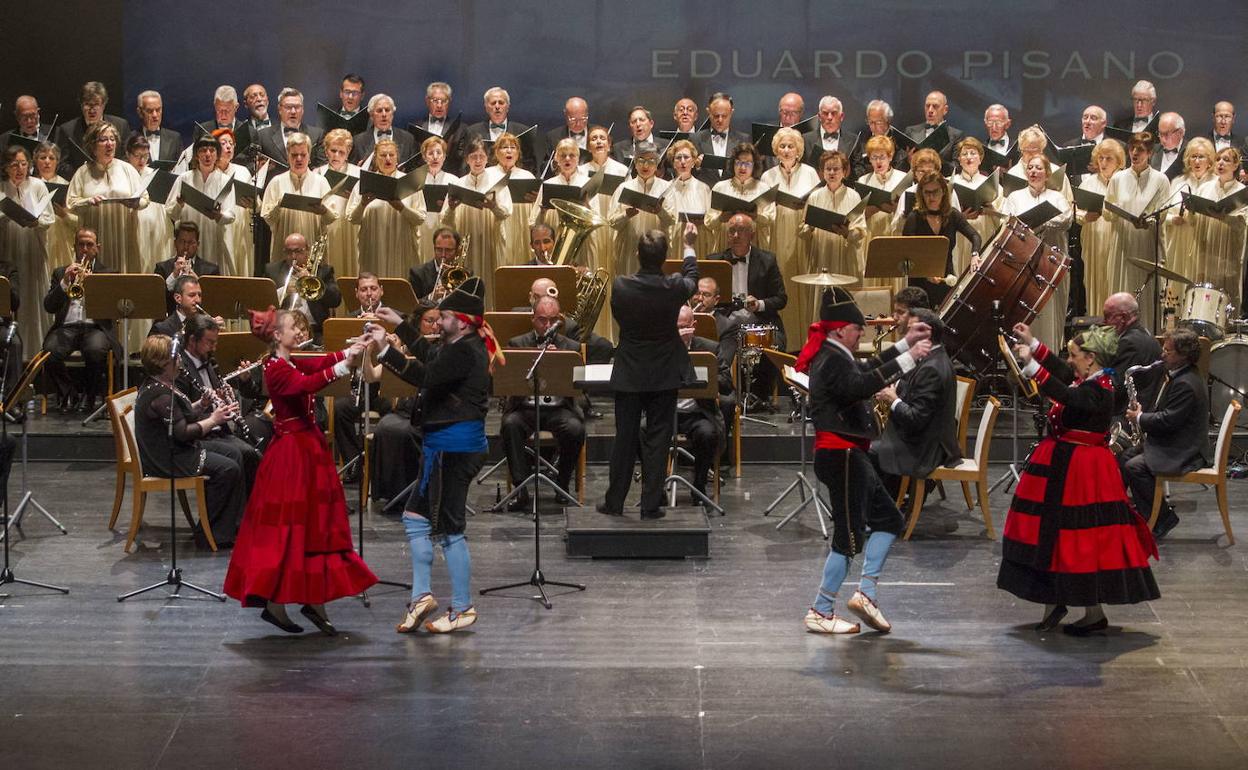 La XX Gala del Folclore Cántabro se celebrará el 21 de octubre y la recaudación será para el Banco de Alimentos