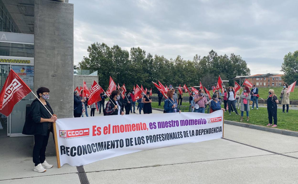 La Federación de Sanidad y Sectores Sociosanitarios de Comisiones Obreras en Cantabria (CCOO) frente al ICASS.