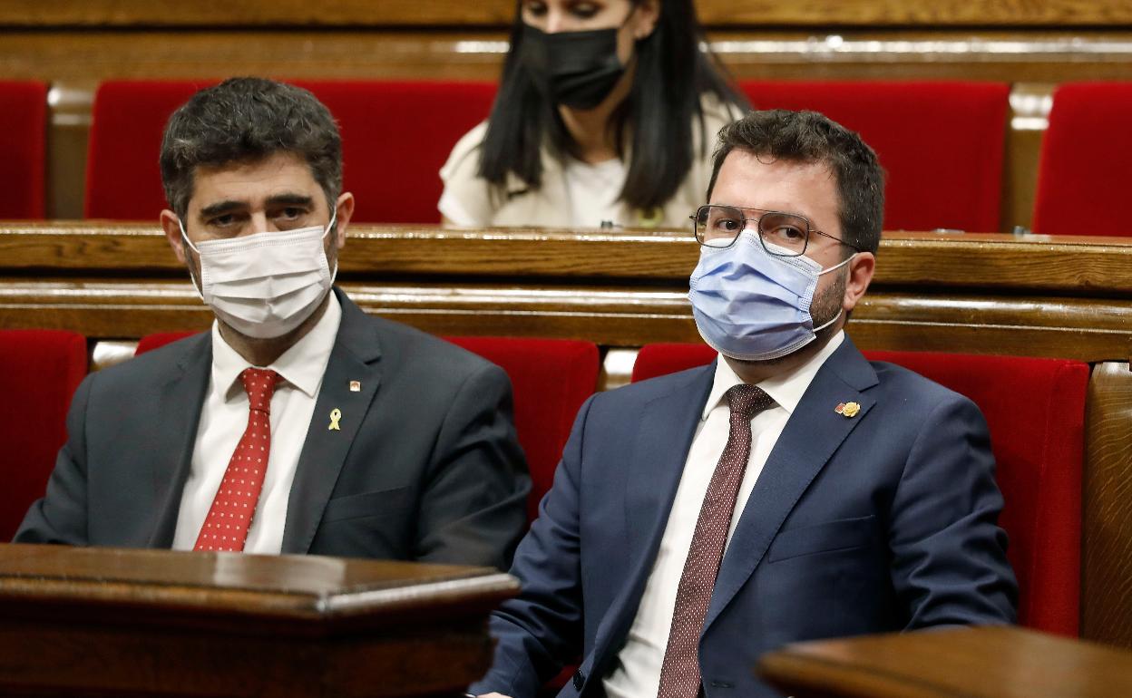 El presidente de la Generalitat, Pere Aragonès y el vicepresidente, Jordi Puignerò.