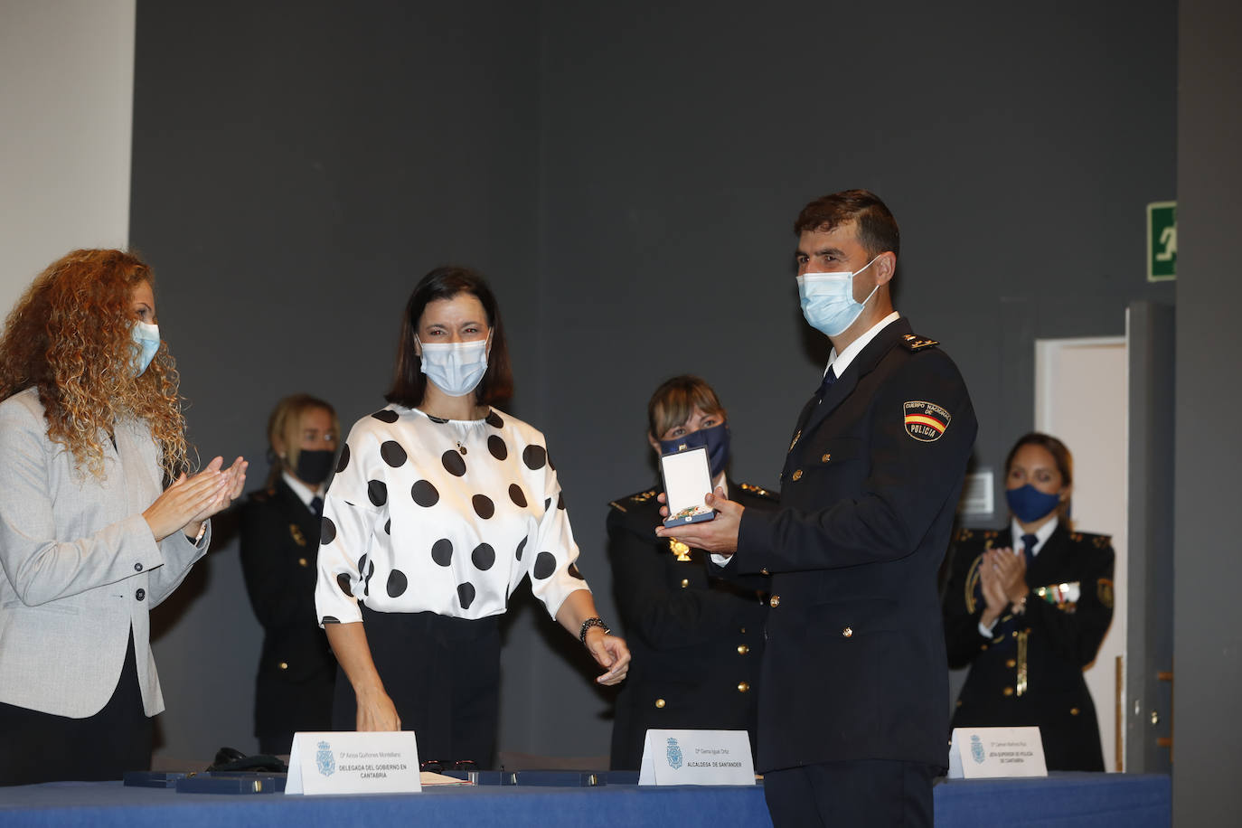 Fotos: La Policía Nacional entrega 29 Cruces al Mérito Policial a agentes y representantes de la sociedad civil