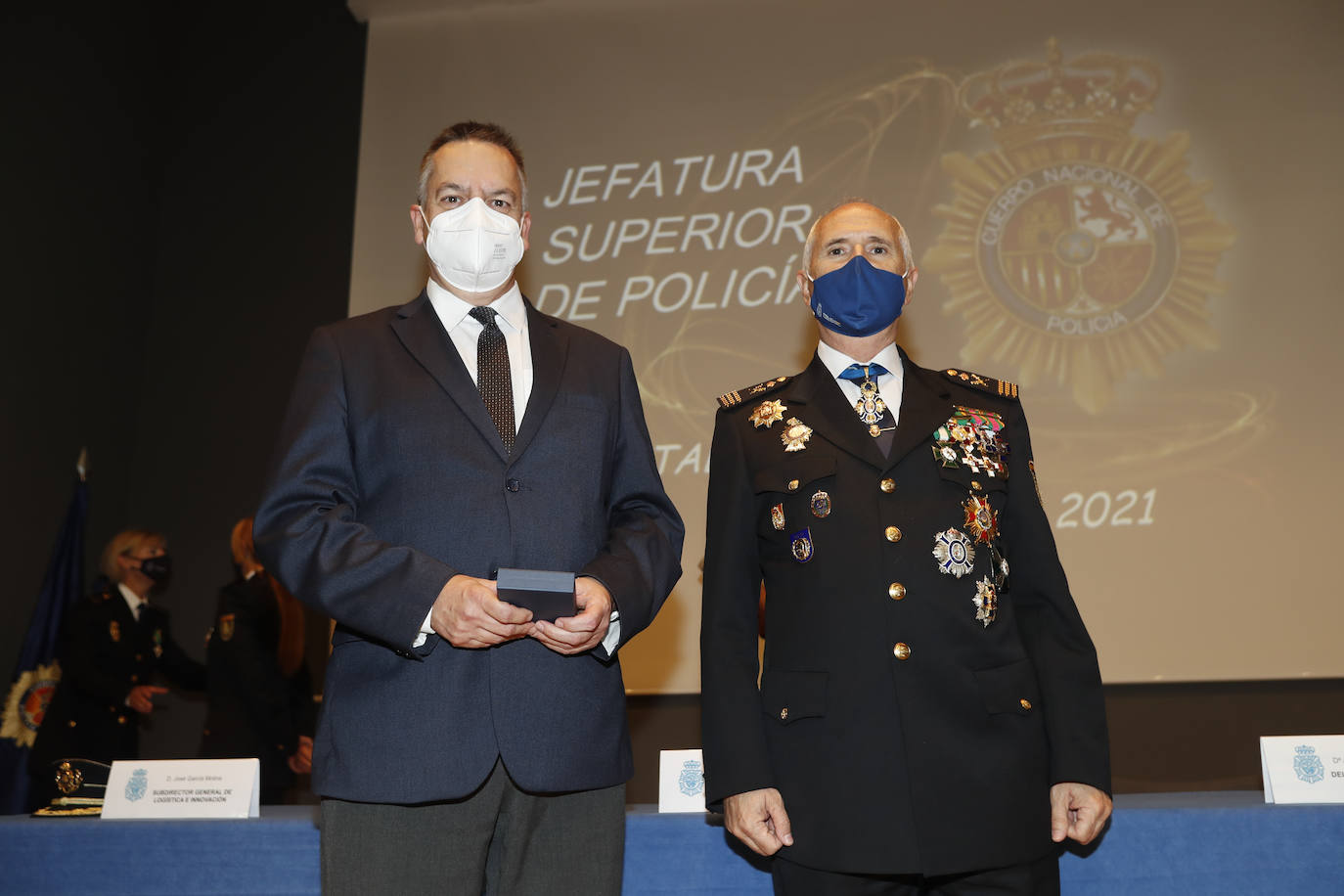 Fotos: La Policía Nacional entrega 29 Cruces al Mérito Policial a agentes y representantes de la sociedad civil