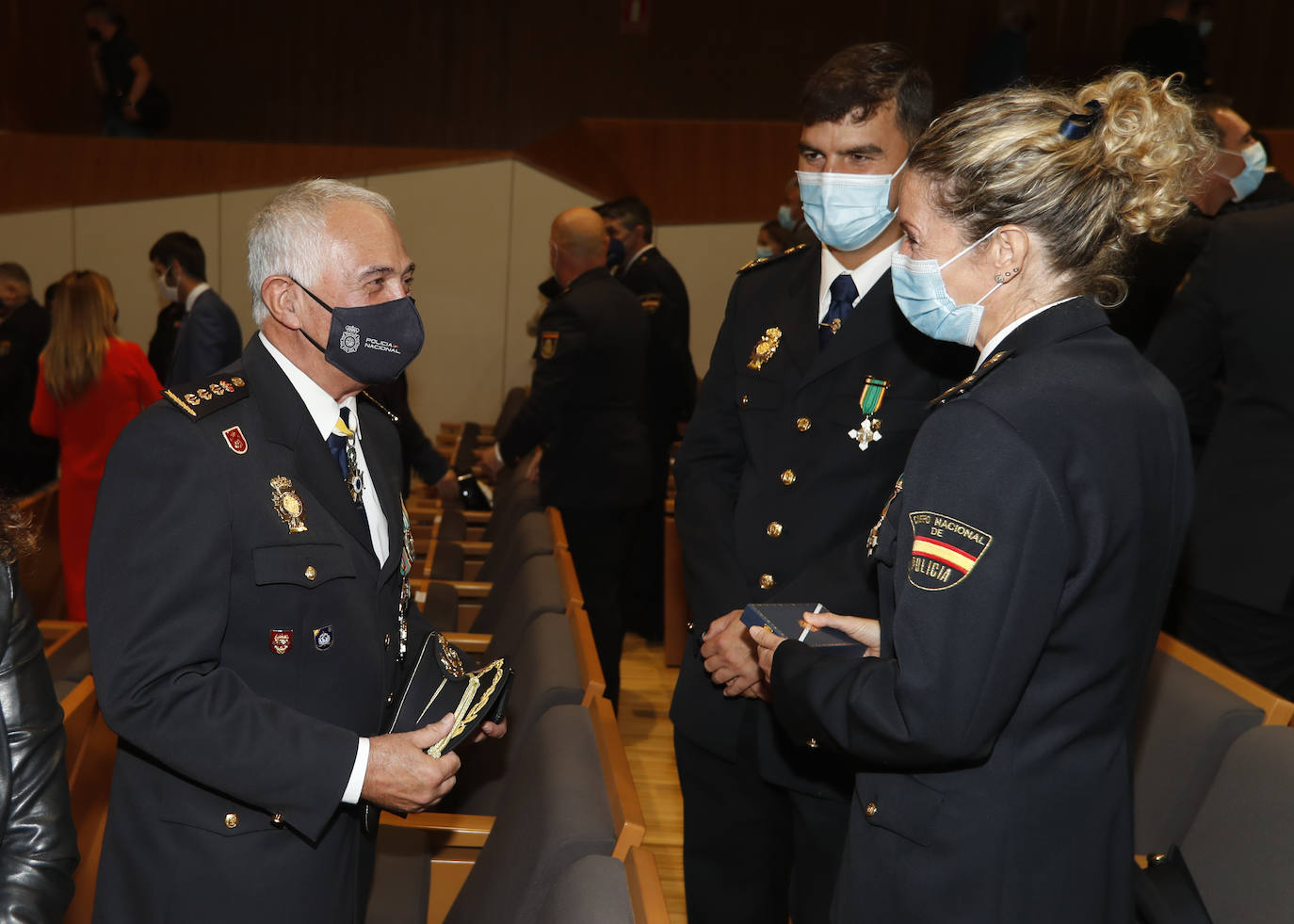 Fotos: La Policía Nacional entrega 29 Cruces al Mérito Policial a agentes y representantes de la sociedad civil