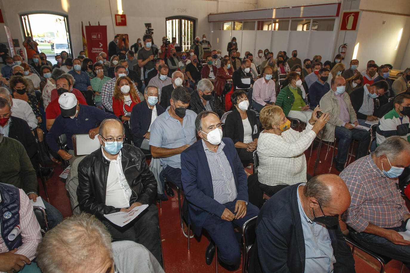 Fotos: Zuloaga anuncia que se presentará a la reeleción como secretario general en Cantabria