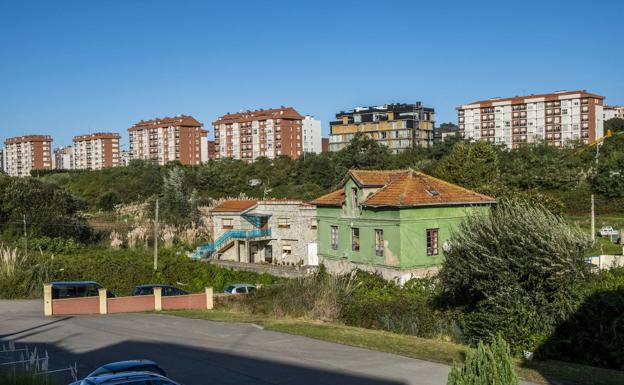 Algunas casas están ya deshabitadas. 