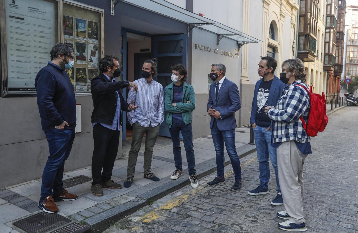 Carlos Trueba, Carlos Mora, Juan Trueba, Jesús Choya, Pablo Zuloaga, Nacho Solana y Gema Agudo.