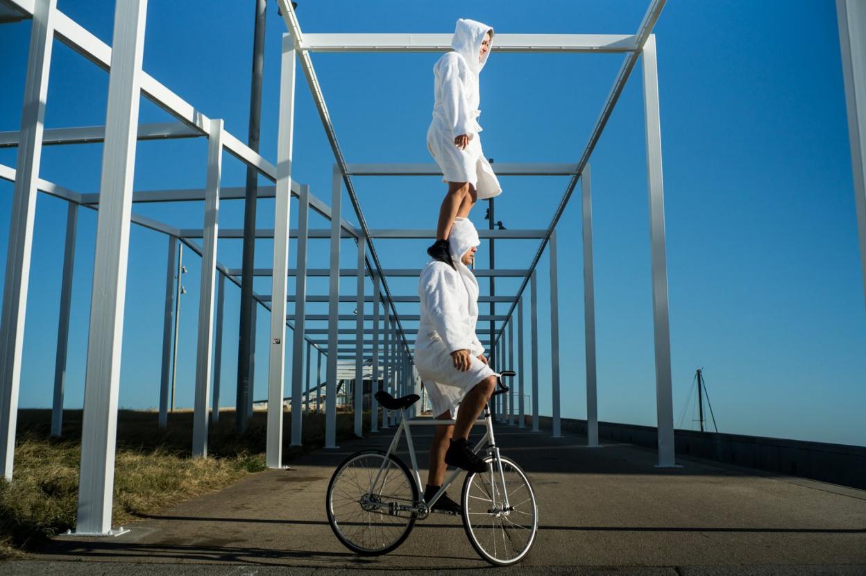 Imagen del espectáculo 'Mentir lo mínimo', organizado en colaboración con el Festival Internacional de Circo 'En la Cuerda Floja'. Matias Chiofalo