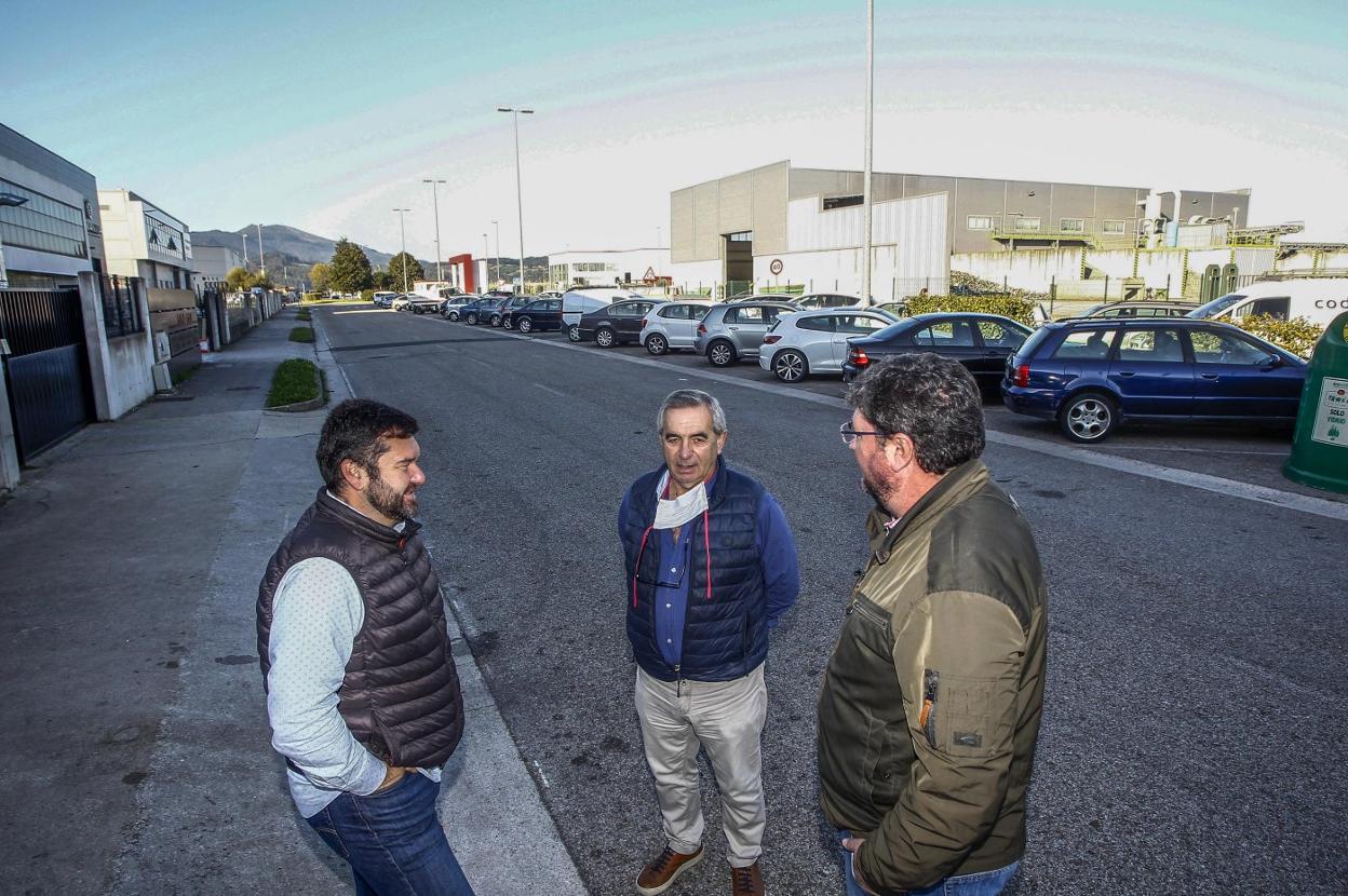 La gestión del polígono Tanos-Viérnoles acaba con la paciencia de los empresarios