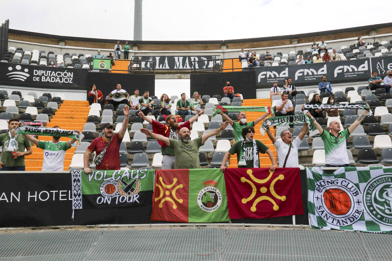 Fotos: El partido Badajoz - Racing, en imágenes