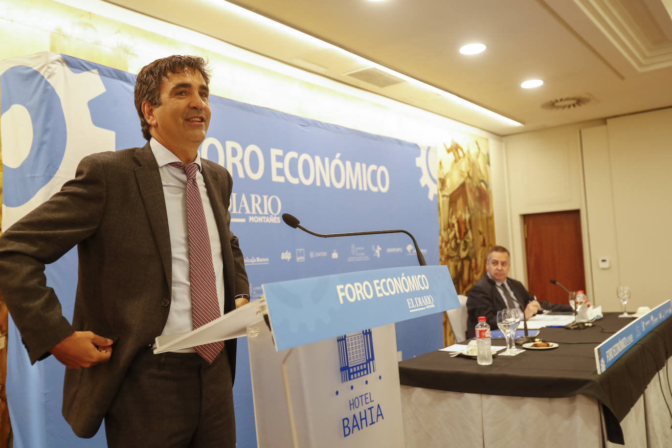 Fotos: García Andrés en el Foro Económico de El Diario Montañés