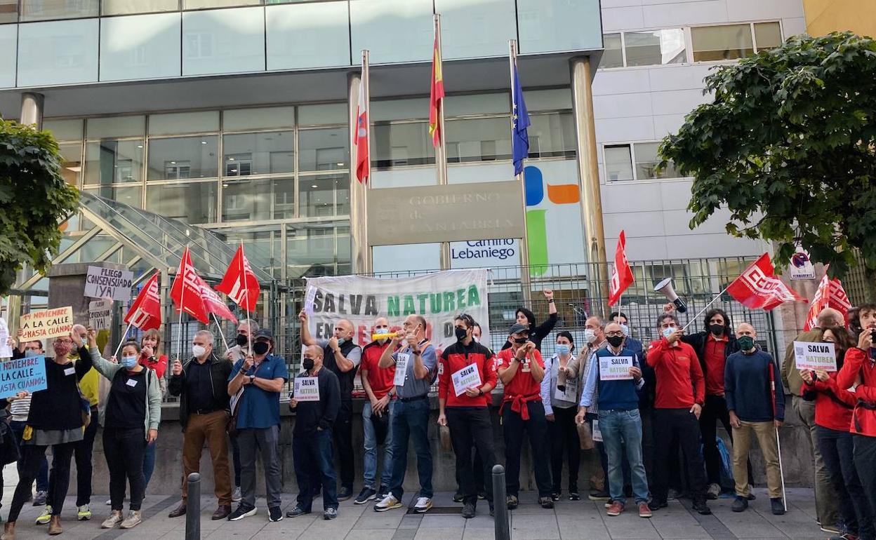 Los trabajadores de los centros de interpretación piden ante el Gobierno una mesa de negociación sobre su futuro