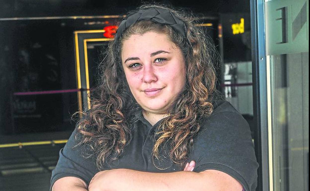 Marta Puentes, en el hall de los cines de Bahía Real. 