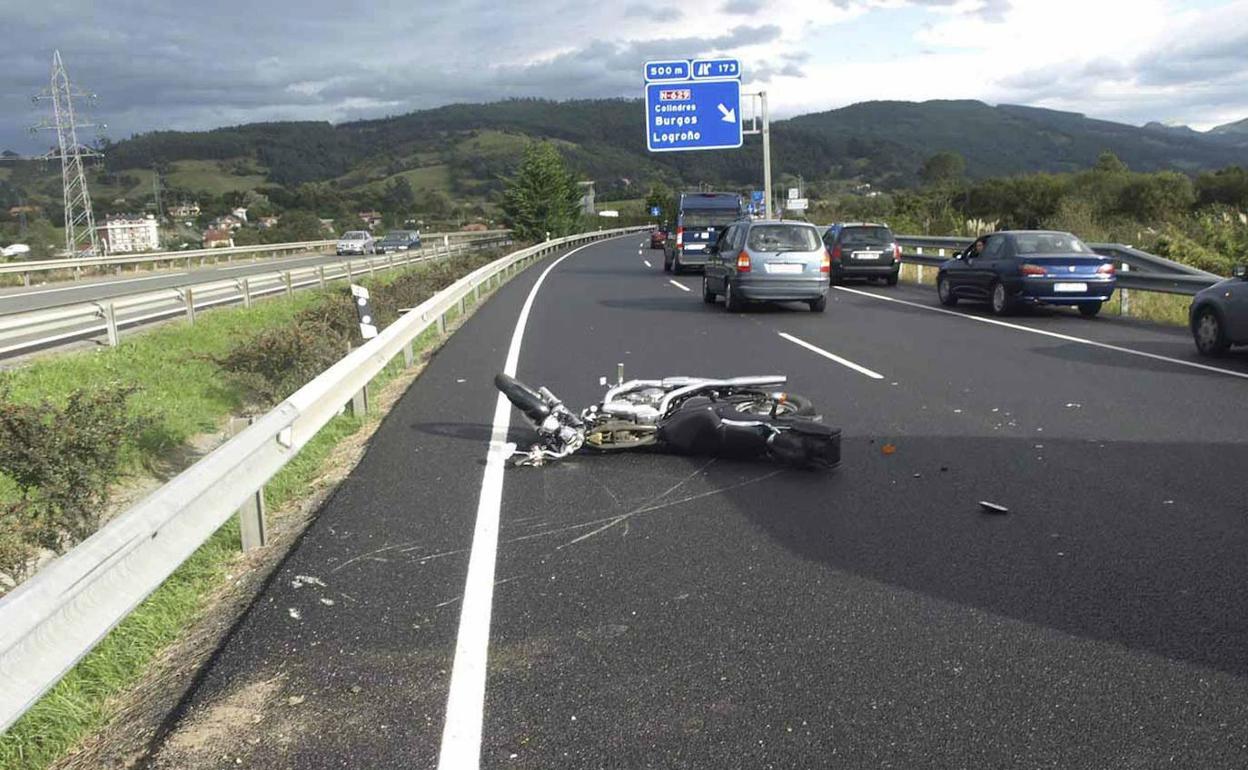 Imagen de archivo de un accidente de moto en Treto en 2010.