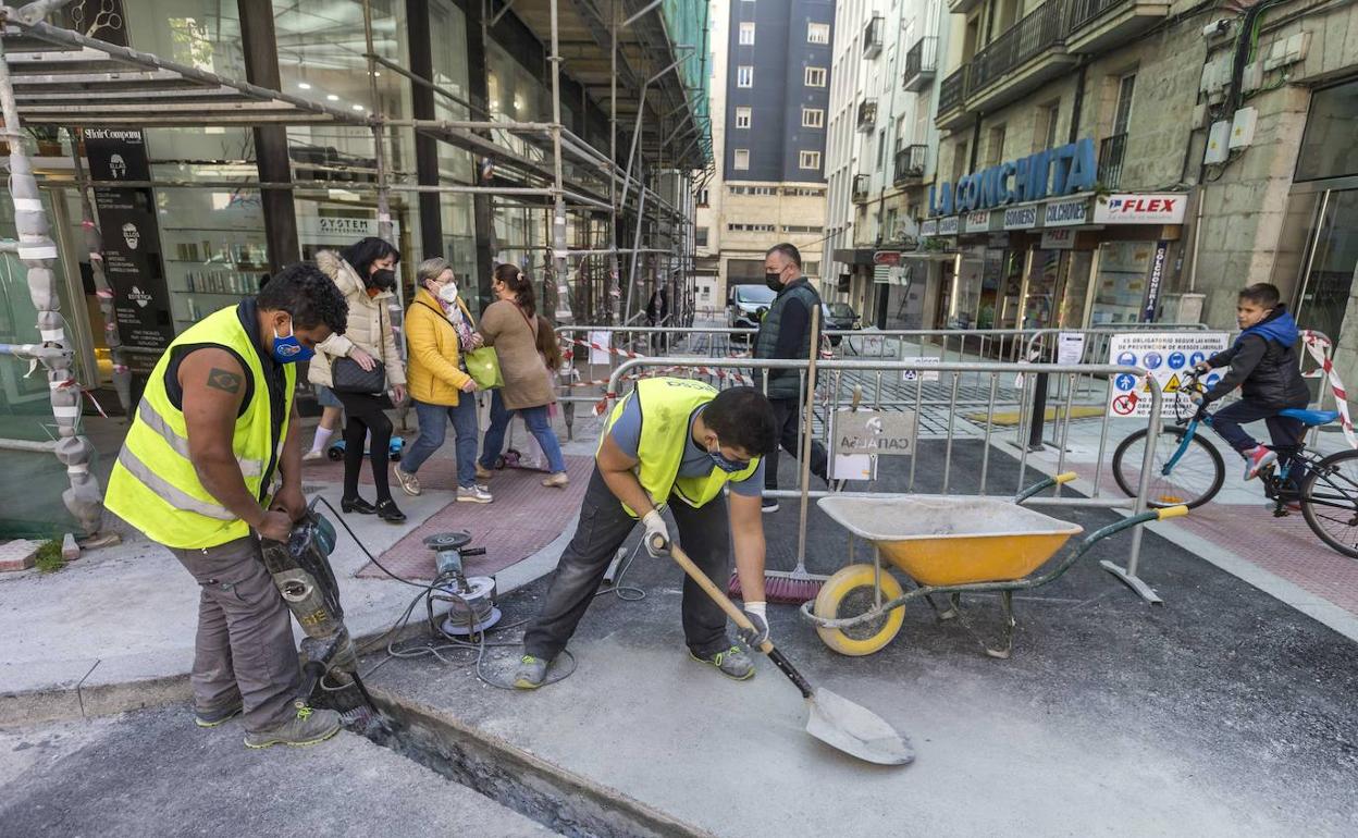 El paro ha bajado en Cantabria el 5% en el último año, frente al 15% de media nacional